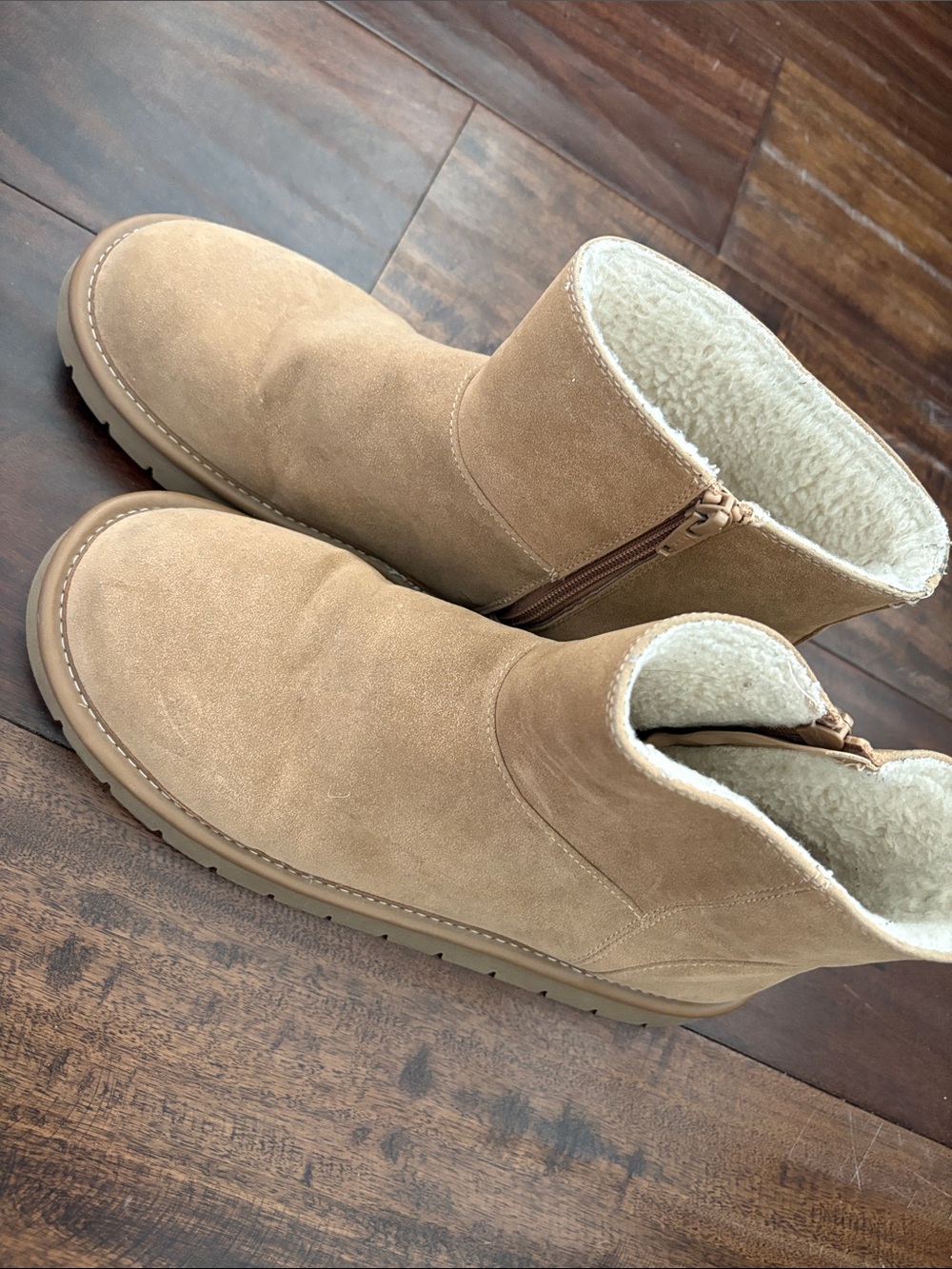 Universal Thread Women’s Tan Suede Zip-Up Ankle Booties with Shearling Lining